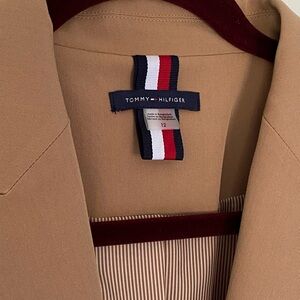 Tommy Hilfiger Women’s One Button Camel Blazer